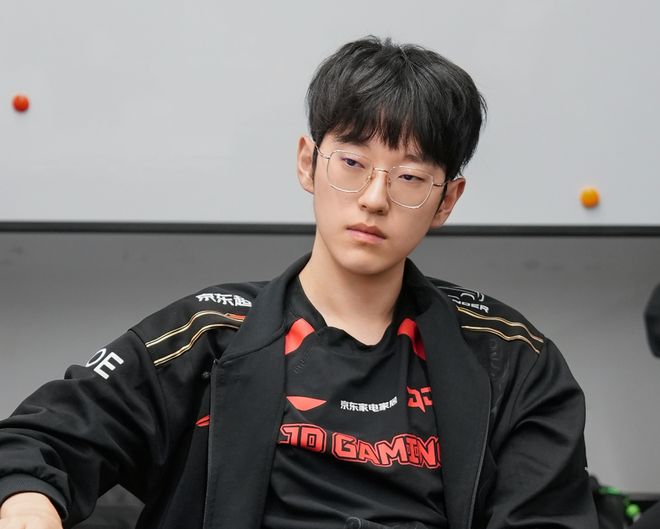 JDG轻取HLE，Doinb拿下关键大龙峡谷大战淘汰赛，让粉丝疯狂欢呼的简单介绍