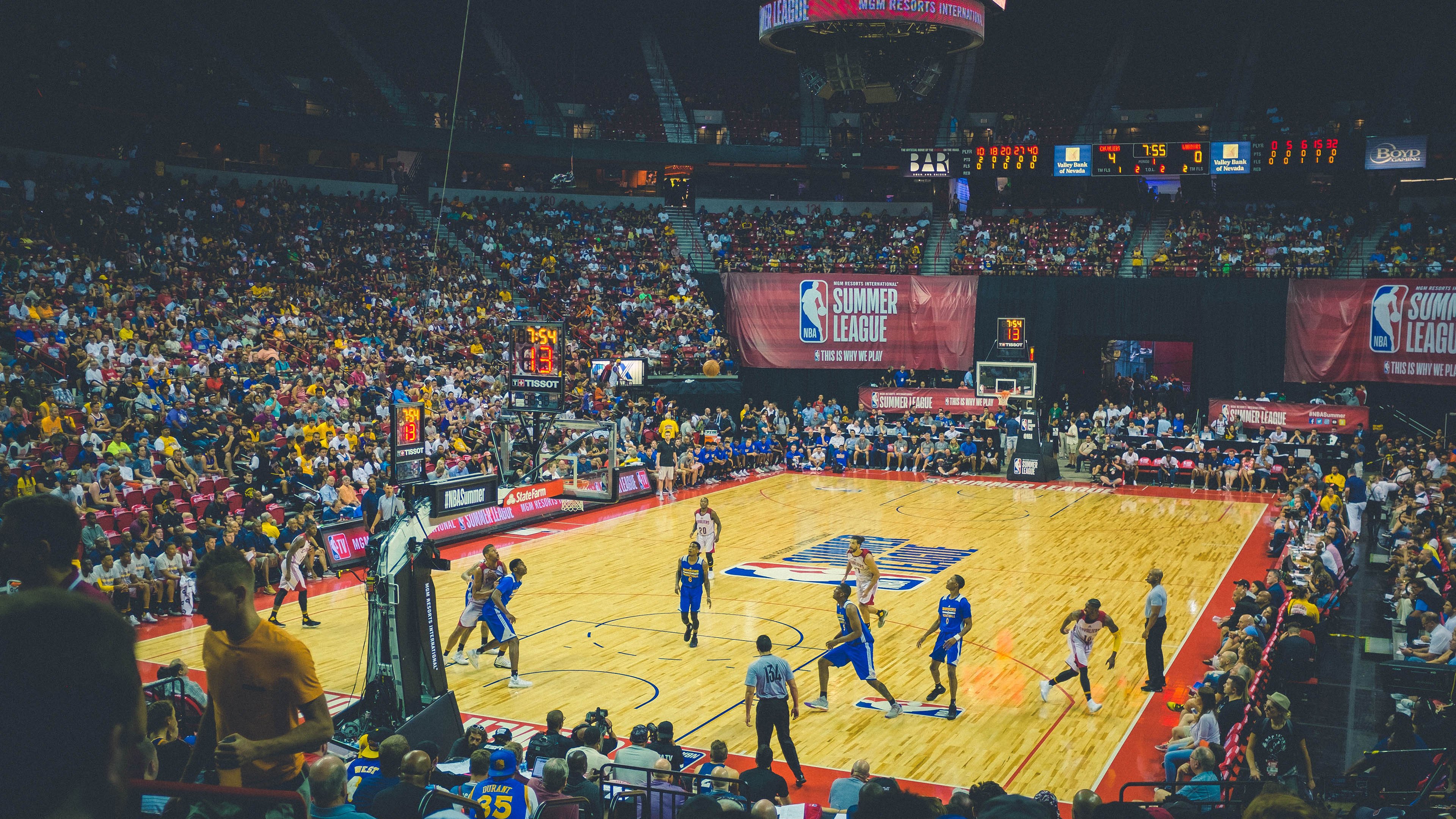 塔图姆闪耀全场，尼克斯连续得分狂潮彻底压制北京队