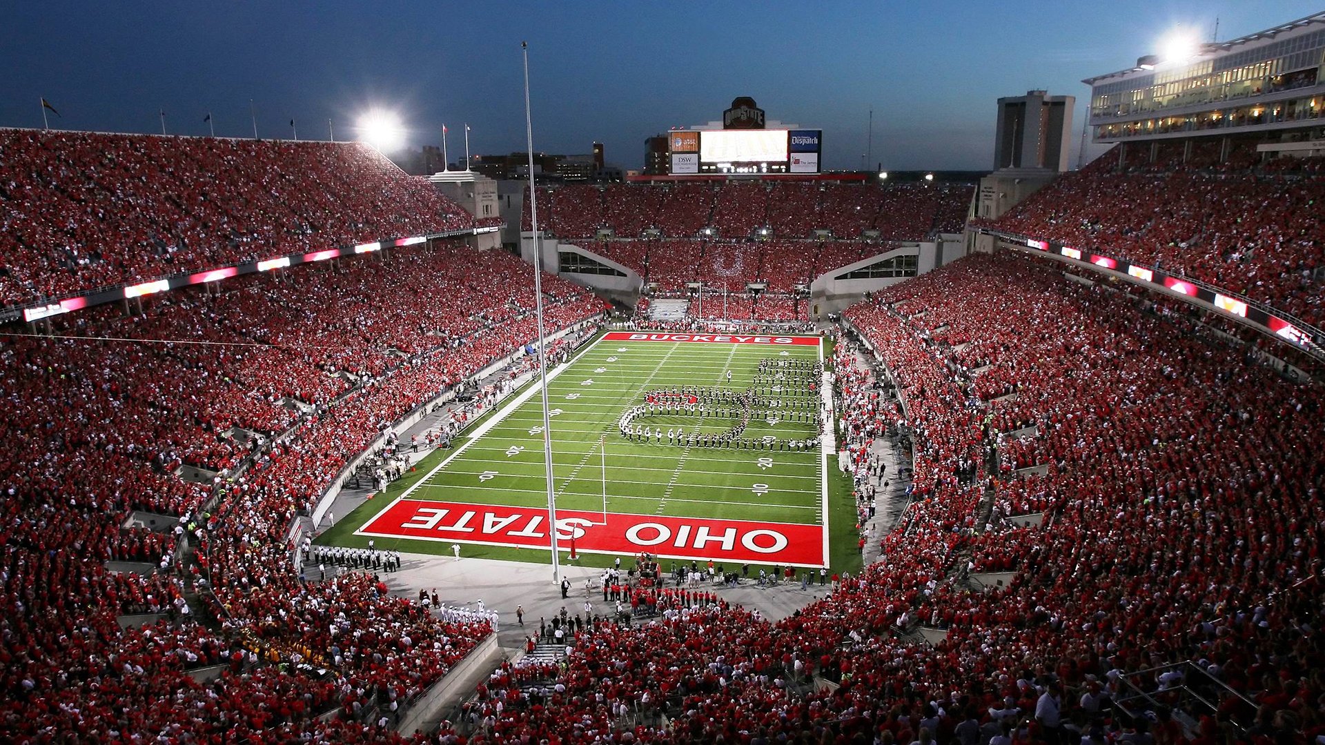 F1新赛季揭幕战之夜，武切维奇完成自我救赎