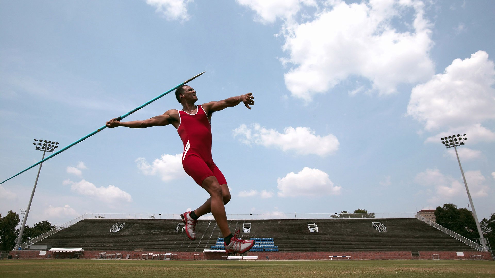 跨界火力，快船压制掘金启示录，英格拉姆式接管如何点燃F1争冠终局